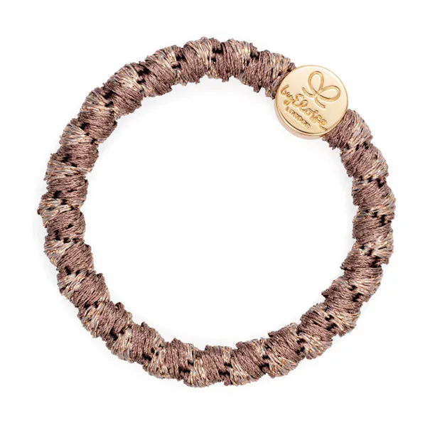 By Eloise London Woven Gold Circle Hajgumi nőknek
